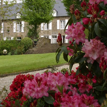 Logis Hotel Du Chateau กงบูร์ก ร้านอาหาร รูปภาพ