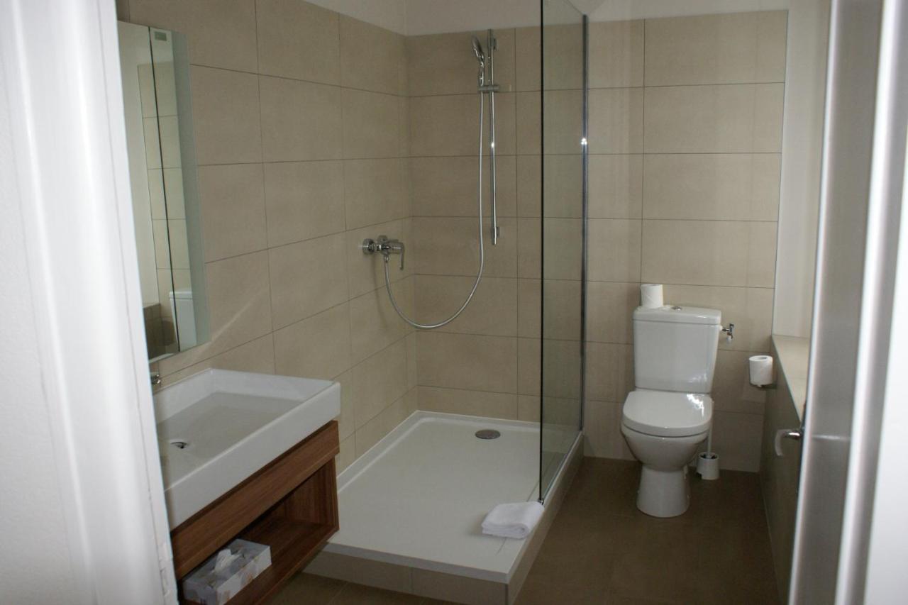 Logis Hotel Du Chateau กงบูร์ก ภายนอก รูปภาพ